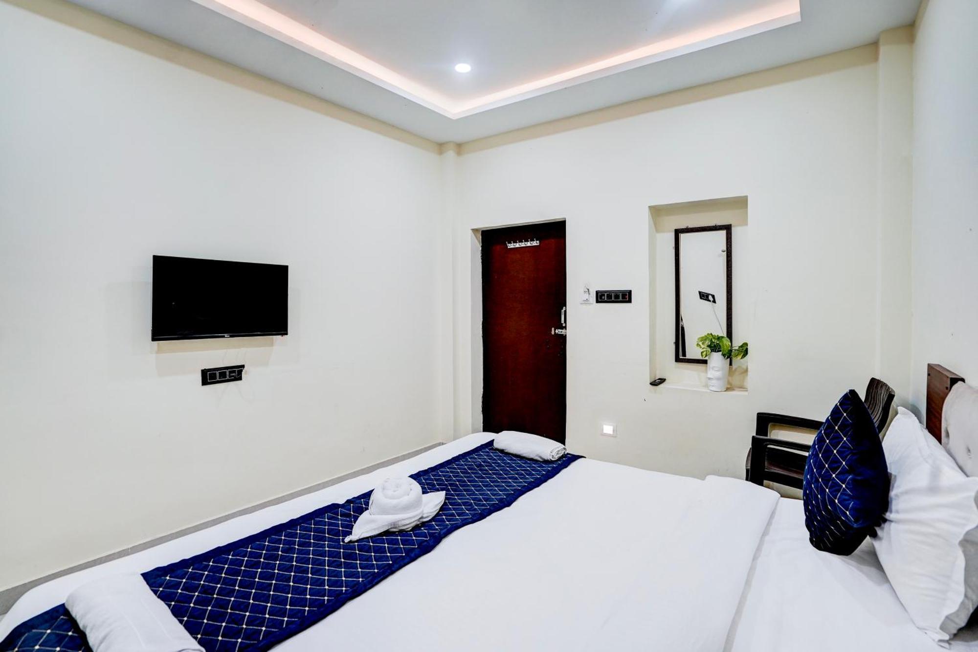 Hotel Vibe Blu- バラナシ エクステリア 写真